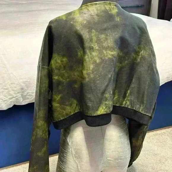 Fashion nova olive vintage washed faux leather bomber jacket size 2x - Picture 3 of 5